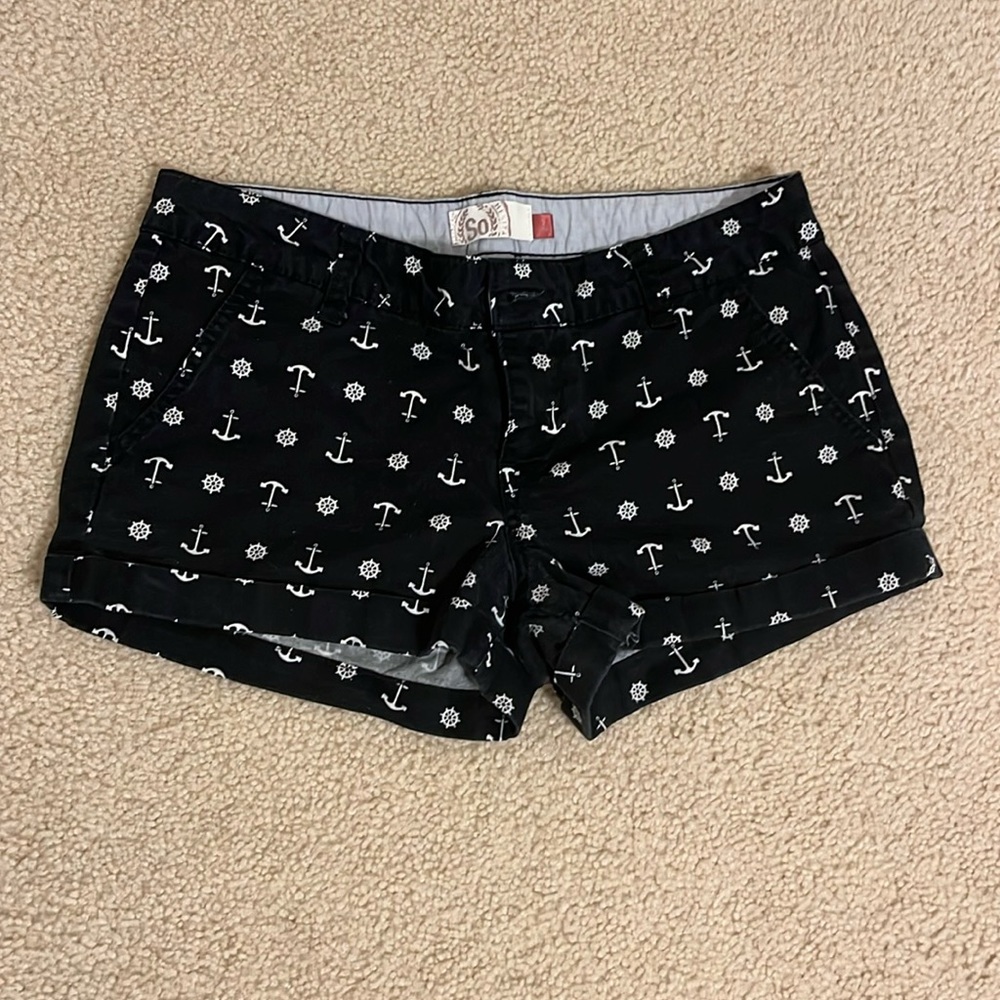 Brand: SO. Style: Short shorts. Size: 5. Color: Black with anchor pattern